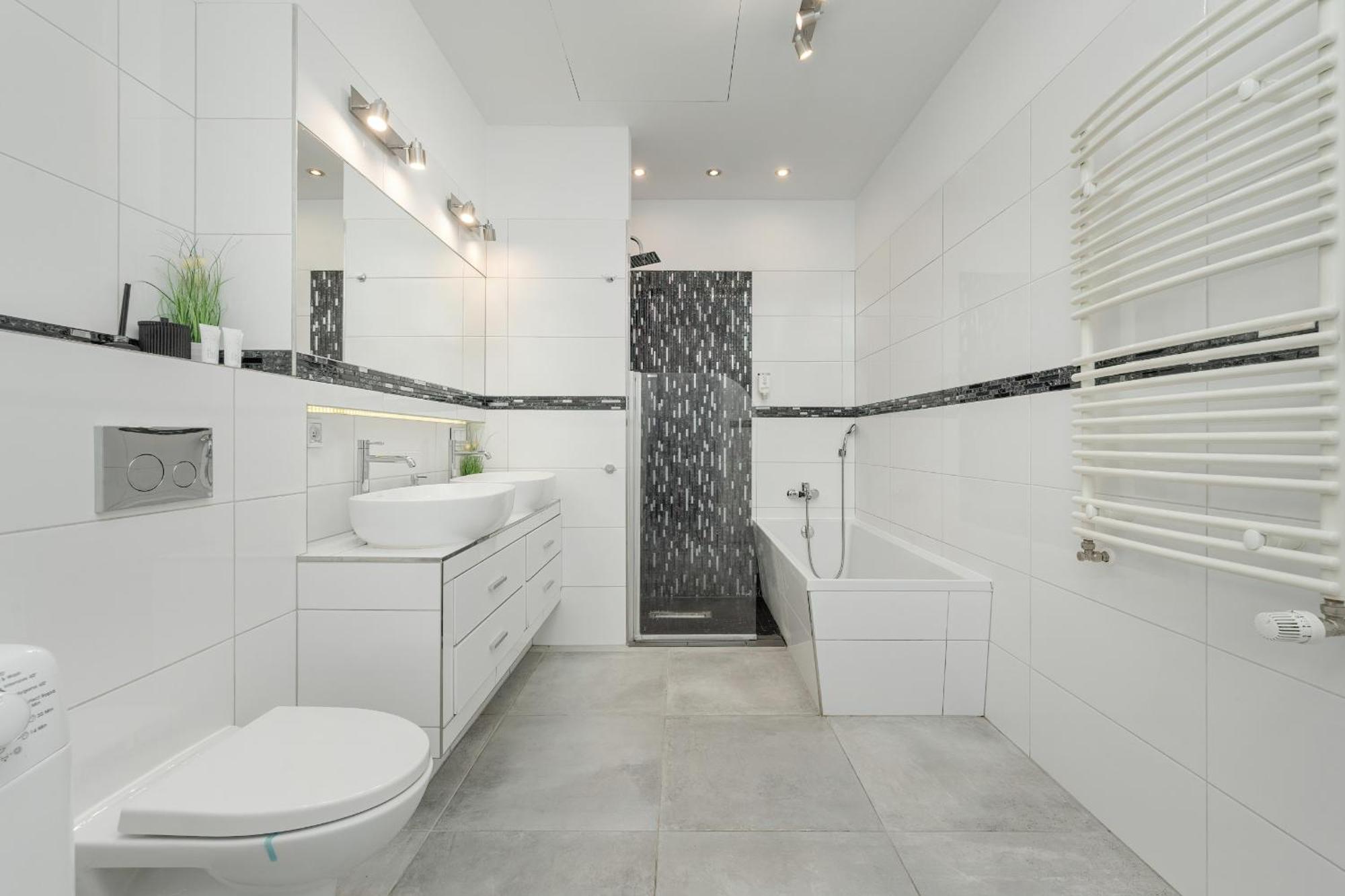 Center Close To The Market And Park With Parking & Air Conditioning By Renters Prestige * Breslau